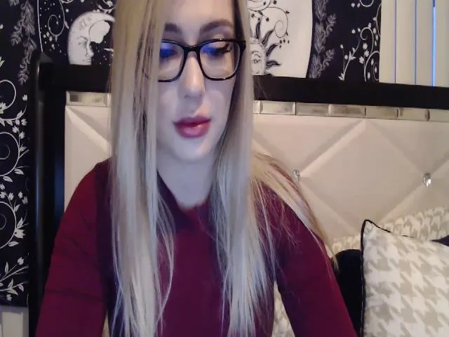 Live sex webcam photo for AshleyMarina #273695395