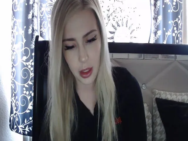 Live sex webcam photo for AshleyMarina #273704771