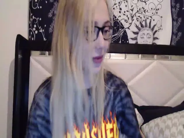 Live sex webcam photo for AshleyMarina #274621694