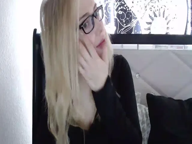 Live sex webcam photo for AshleyMarina #274638297