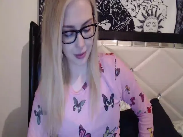 Live sex webcam photo for AshleyMarina #275168566
