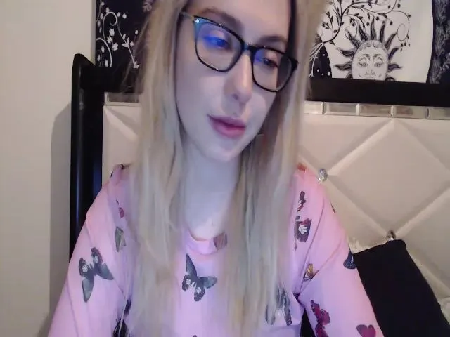 Live sex webcam photo for AshleyMarina #275171439