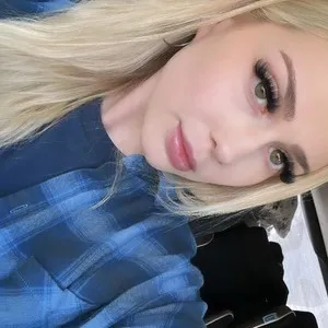 Live sex webcam photo for AshleyMarina #278191244