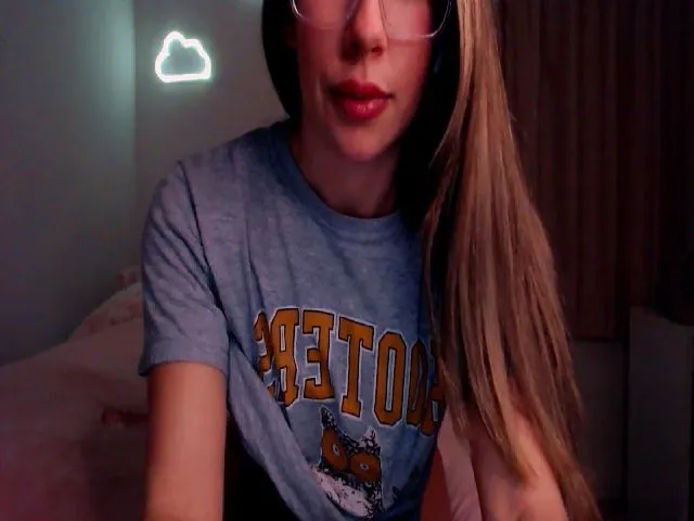 Live sex webcam photo for Ashley__xo #271810873