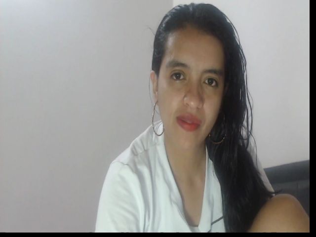 Live sex webcam photo for Ashley_hot91 #274363038