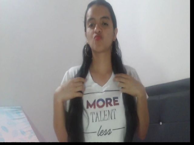 Live sex webcam photo for Ashley_hot91 #274379776