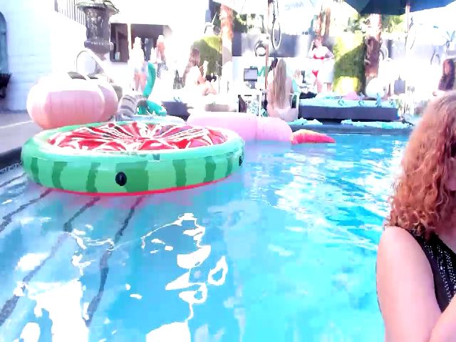 Live sex webcam photo for Ashleyylovee #273533818