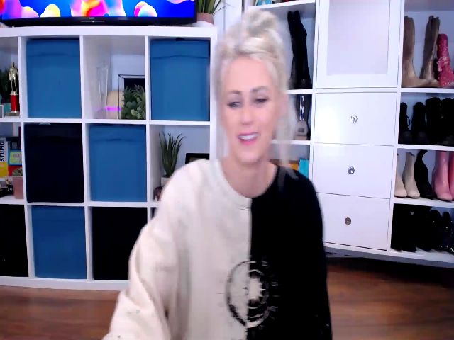 Live sex webcam photo for Ashleyylovee #274467314