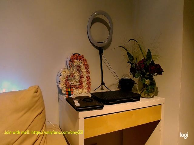 Live sex webcam photo for Asia331 #272571703