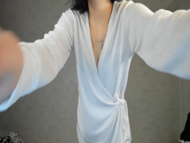 Live sex webcam photo for AsianAngel1 #272344563