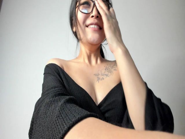 Live sex webcam photo for AsianAngel1 #273462093