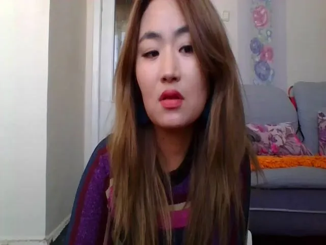 Live sex webcam photo for AsianDoll2000 #272303189