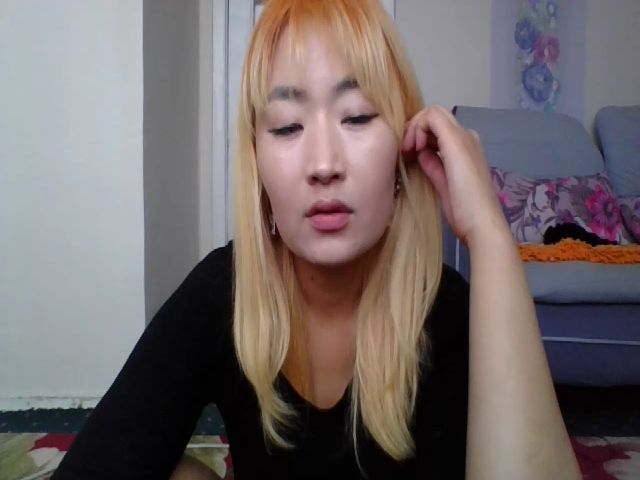 Live sex webcam photo for AsianDoll2000 #273937873