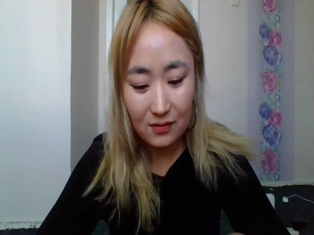 Live sex webcam photo for AsianDoll2000 #274267858