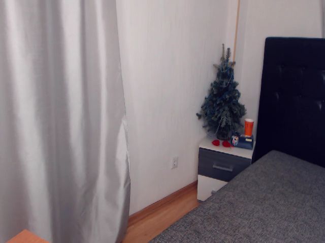 Live sex webcam photo for Asoll77 #272111263