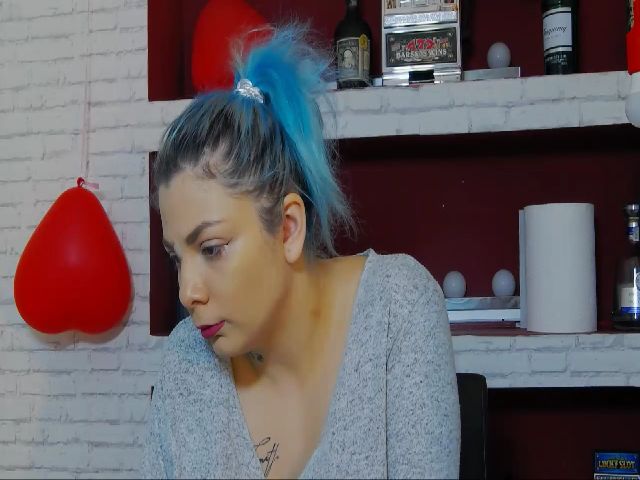 Live sex webcam photo for Atifah #272581739