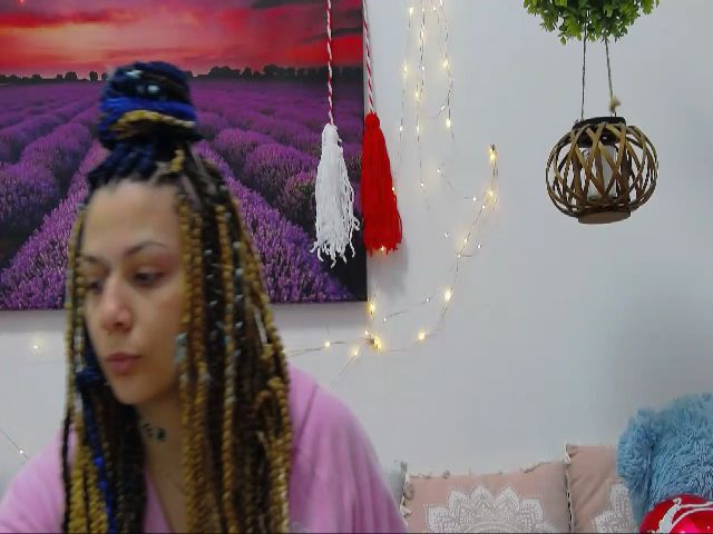 Live sex webcam photo for Atifah #272731249