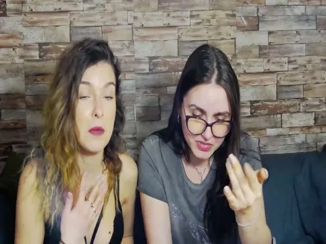 Live sex webcam photo for AtomicJessie #272701476