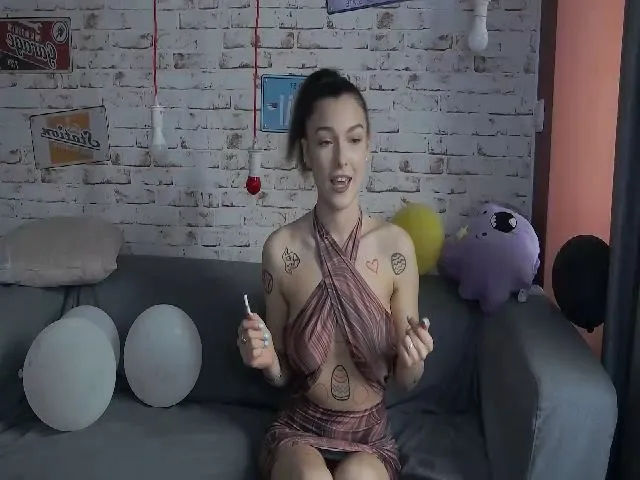 Live sex webcam photo for AtomicJessie #273099806