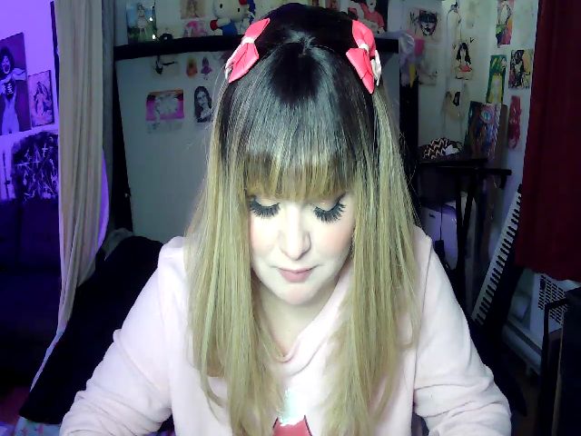 Live sex webcam photo for Aurora420 #271820573