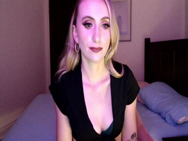 Live sex webcam photo for AuroraTheB #274489192