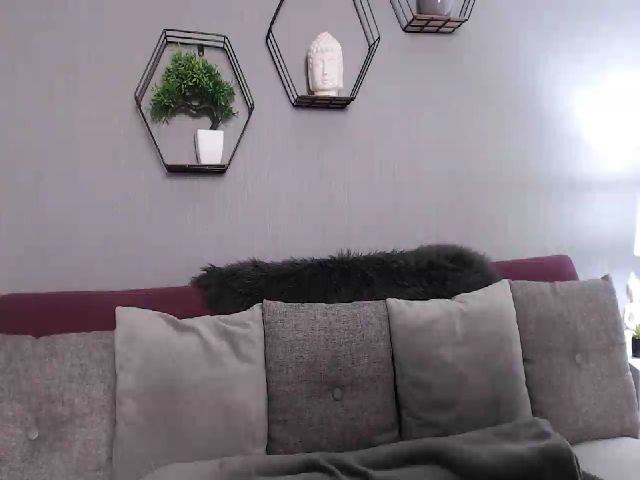 Live sex webcam photo for AuroraXSky #272040758