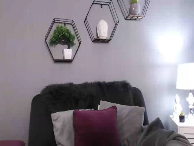 Live sex webcam photo for AuroraXSky #272131752