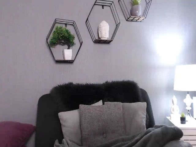 Live sex webcam photo for AuroraXSky #272173484