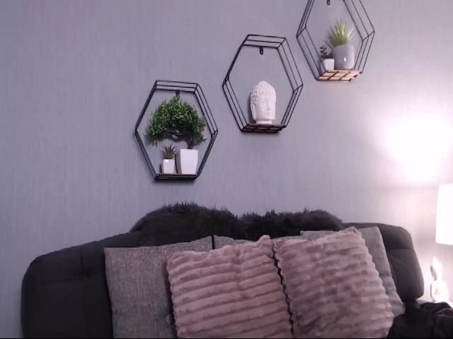 Live sex webcam photo for AuroraXSky #273698341