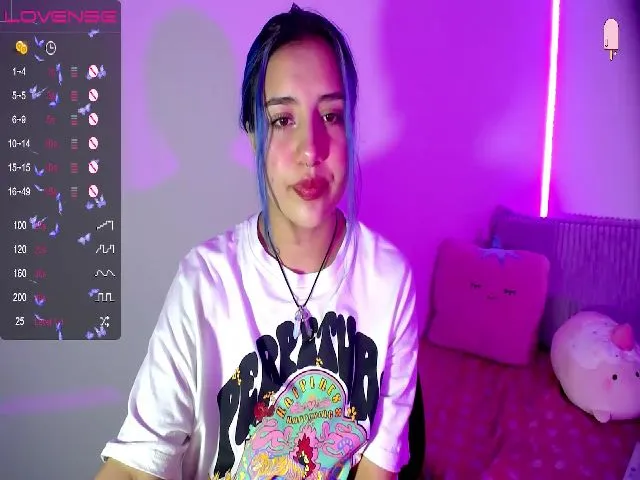 Live sex webcam photo for Aurora_20 #273080393