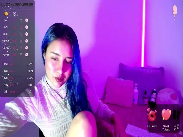 Live sex webcam photo for Aurora_20 #273184386