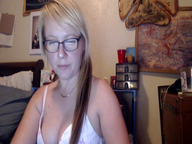 Live sex webcam photo for AutumnEnvy #274572234