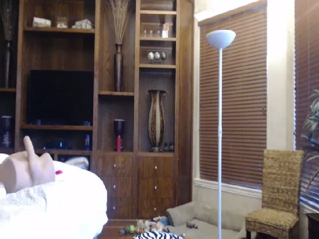 Live sex webcam photo for Autumn_Blonde #271749023