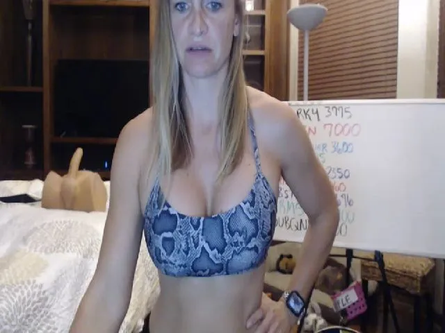 Live sex webcam photo for Autumn_Blonde #273126804