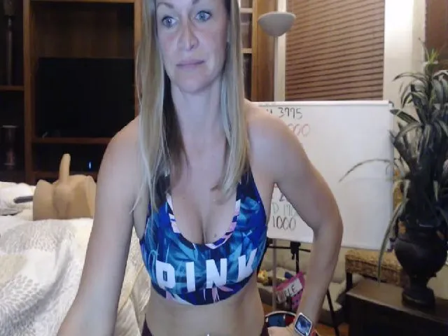 Live sex webcam photo for Autumn_Blonde #273187720