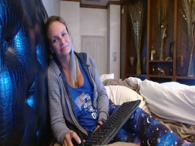 Live sex webcam photo for Autumn_Blonde #273608615