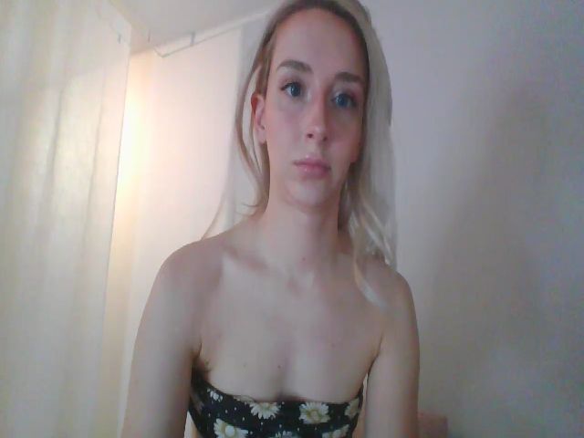 Live sex webcam photo for AvaHoney #274643703