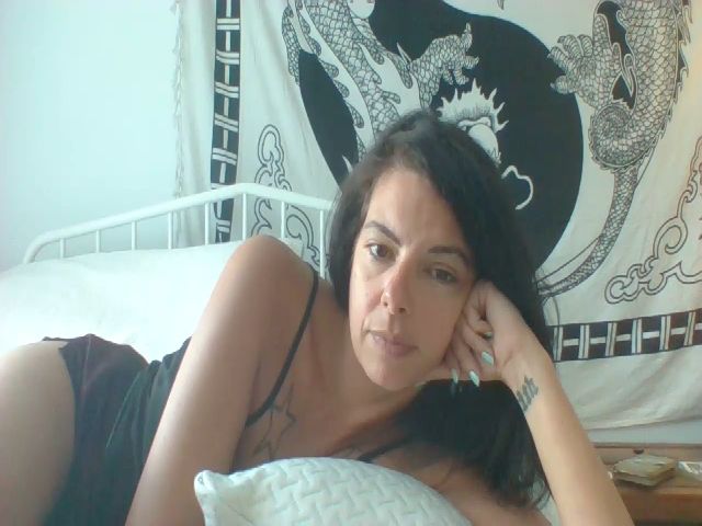 Live sex webcam photo for Ava_Adore_ #274767618