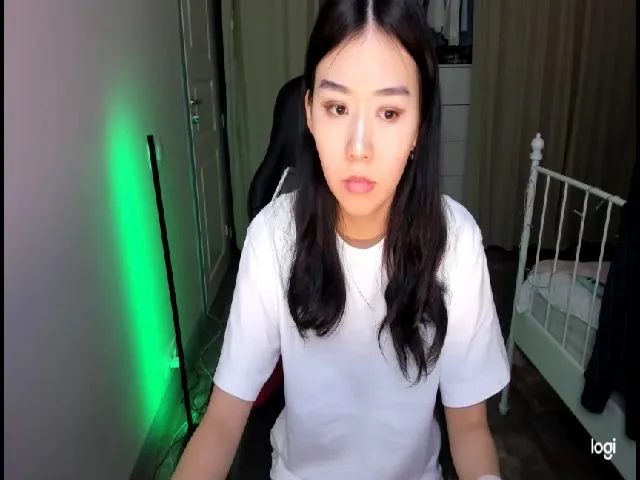 Live sex webcam photo for AyaJanae #271708228