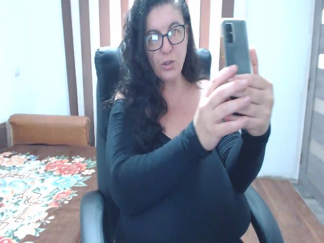 Live sex webcam photo for BBW50DDTITS #274018395