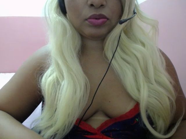 Live sex webcam photo for BRAngel4U #271687393