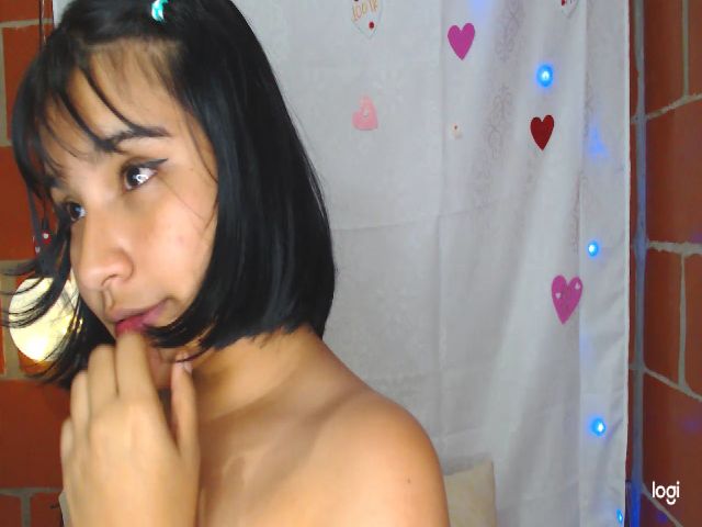 Live sex webcam photo for BabyAsianX0 #271973785