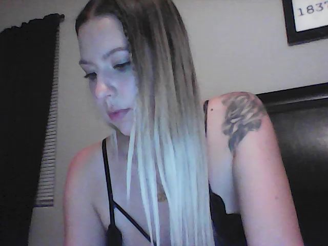 Live sex webcam photo for Babykylie1 #273546881