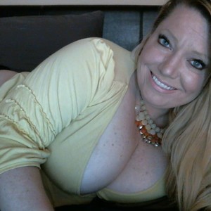 Live sex webcam photo for BbwBrenna #278205198