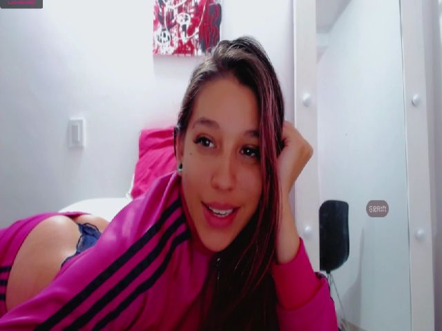 Live sex webcam photo for Bby_Natti #272388274