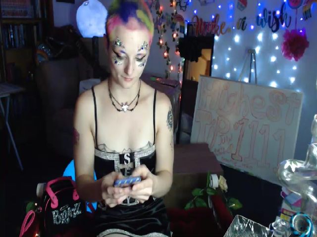 Live sex webcam photo for BdayDragon69 #274180022