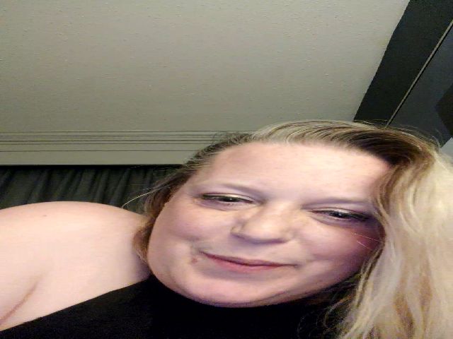 Live sex webcam photo for BdayHuntress #273986541