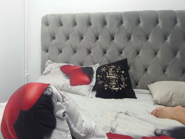 Live sex webcam photo for beautiful33 #271952477