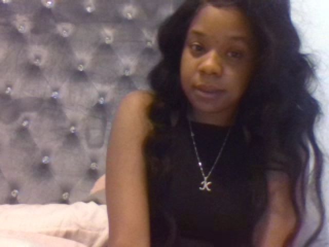 Live sex webcam photo for BeautifulKash #273339334