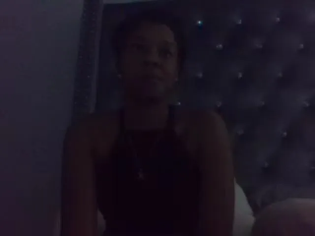 Live sex webcam photo for BeautifulKash #273341306